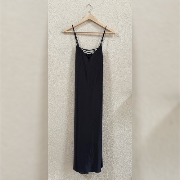 Good American Dress Satin Chemise Midi with Lace-Up Detail Chic Black Large - Picture 6 of 13